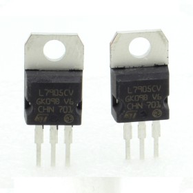 2x L7905CV - L7905 -5V 1.5A - Régulateur Tension - ST - 208IC018