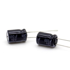 2x Condensateur 680uf - 25V - 8x11.5mm - P: 3.5mm Panasonic - 409con1055